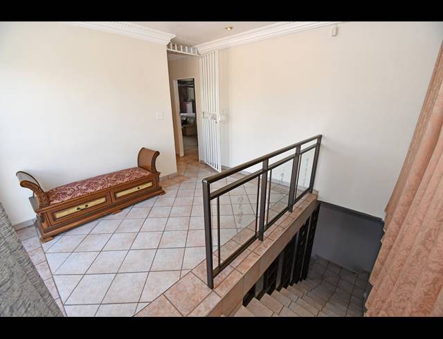4 BEDROOM HOUSE FOR SALE IN MAYFAIR WEST